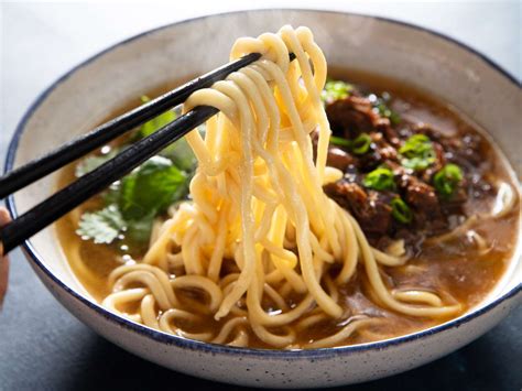  Lamian Nudelsuppe med kryddiga köttbullar – en explosion av smak och en fest för smaklökarna!