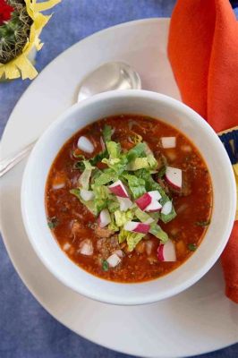  Pozole - En herzligt kryddig och otroligt mättad mexikansk soppa som värmer själen!