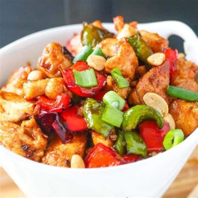  Loudi Stående Kung Pao Kyckling: En Smakrik Explosion av Kryddigt och Segt!